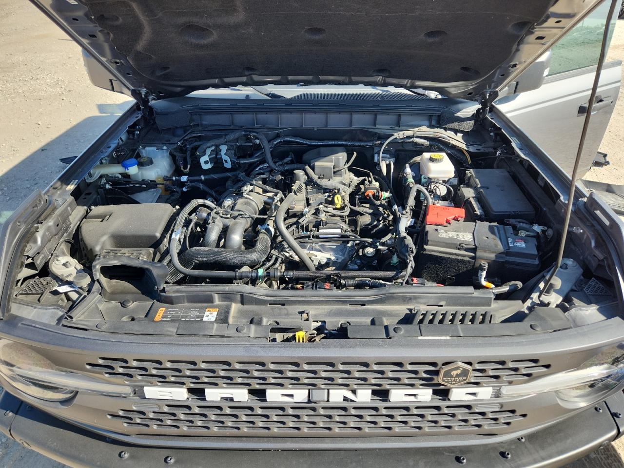 2022 Ford Bronco Base VIN: 1FMEE5DH8NLB79099 Lot: 82647965