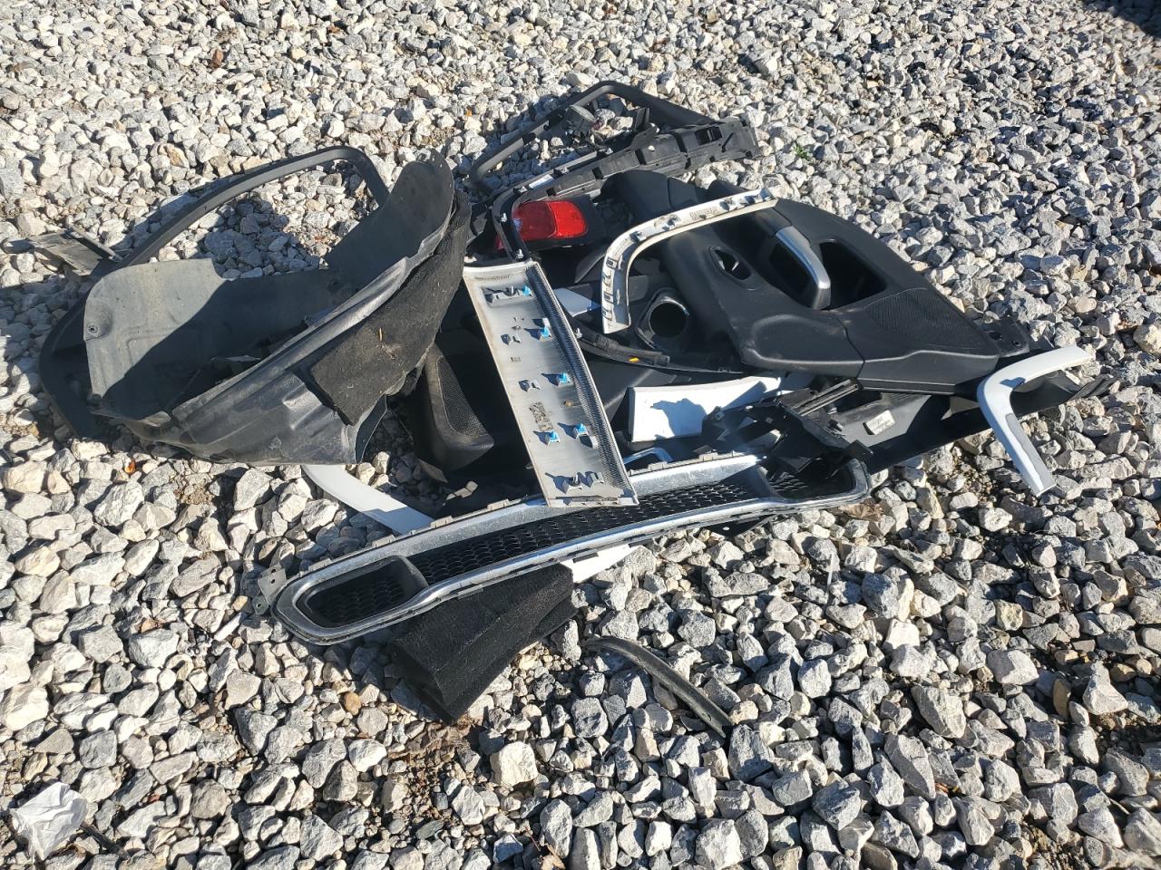 2018 Jeep Cherokee Overland VIN: 1C4PJMJX3JD594608 Lot: 82244995