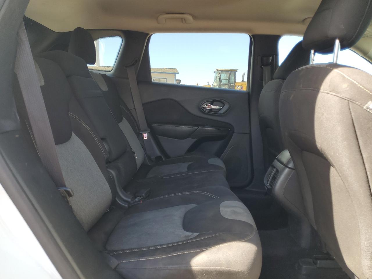 2017 Jeep Cherokee Sport VIN: 1C4PJLAS2HW558924 Lot: 81974755