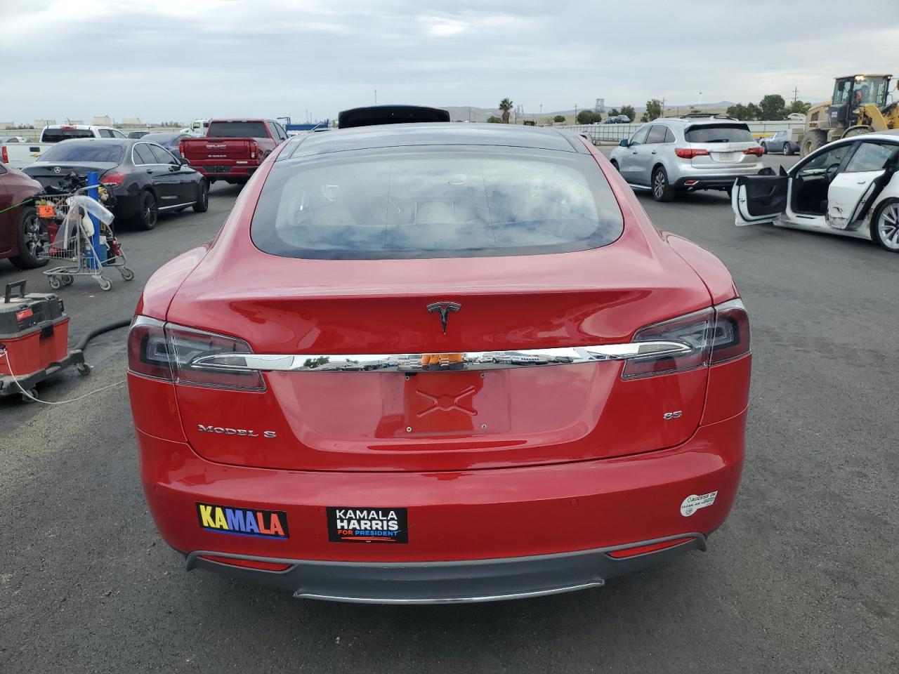 2014 Tesla Model S VIN: 5YJSA1H19EFP52927 Lot: 87476565