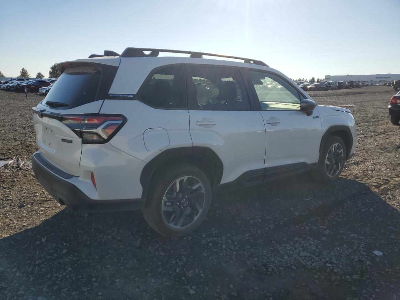 2025 Subaru Forester Limited white null hybrid JF2SLSRD3SH404241 photo #4