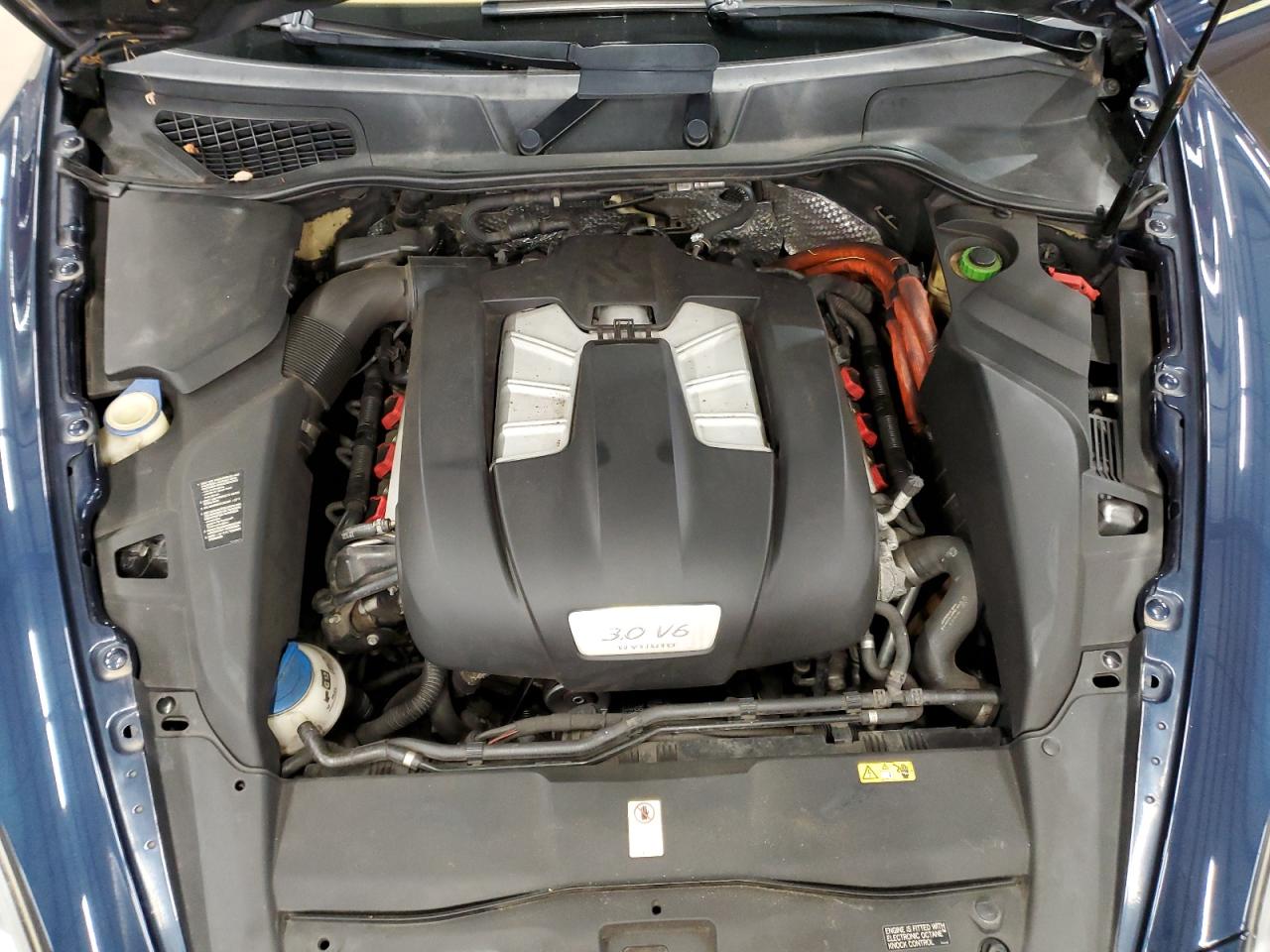 2012 Porsche Cayenne S Hybrid VIN: WP1AE2A25CLA92113 Lot: 87054635