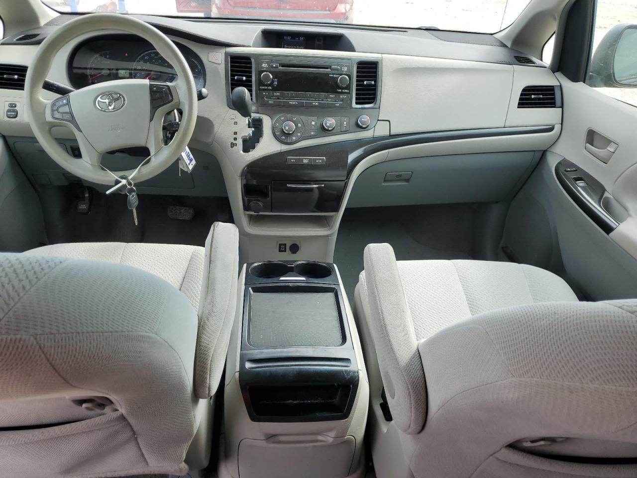 2011 Toyota Sienna Le VIN: 5TDKK3DC8BS042800 Lot: 83857695