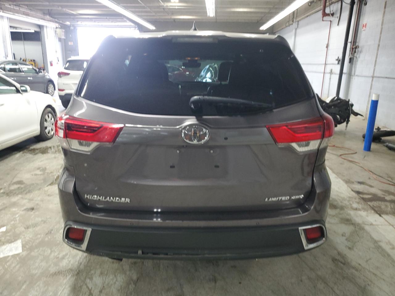 2019 Toyota Highlander Limited VIN: 5TDDZRFH5KS965221 Lot: 82009665