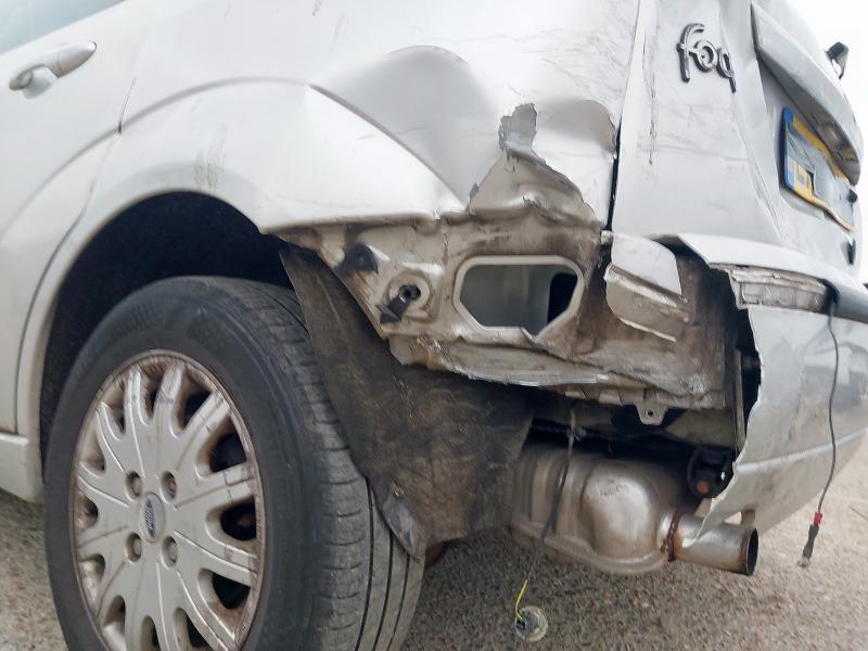 2004 FORD FOCUS 2.0 GHIA 5DR AUTO