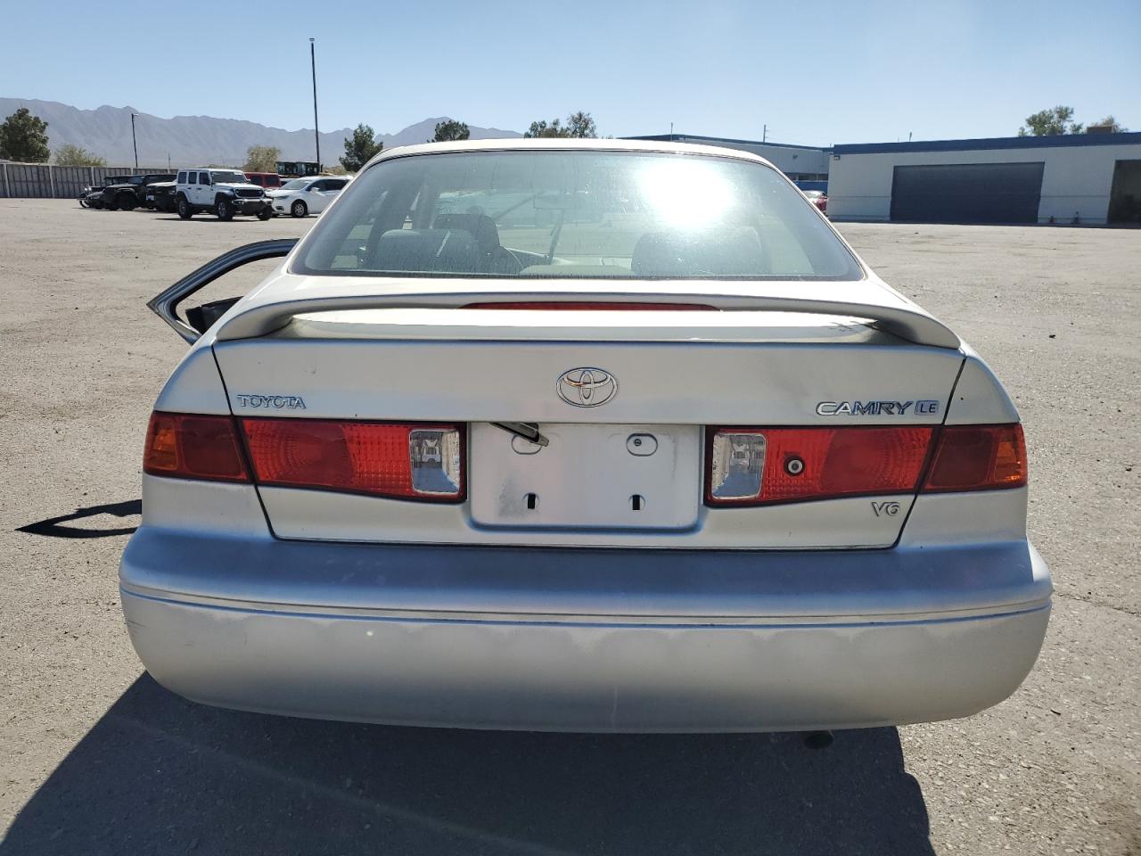 2000 Toyota Camry Le VIN: JT2BF28K3Y0239118 Lot: 87199995