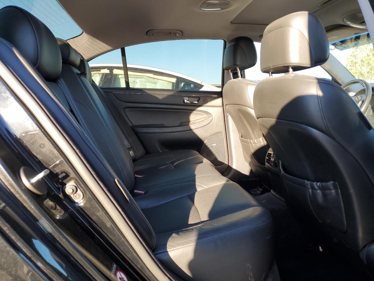 2009 Hyundai Genesis 3.8L VIN: KMHGC46E29U042820 Lot: 85415425