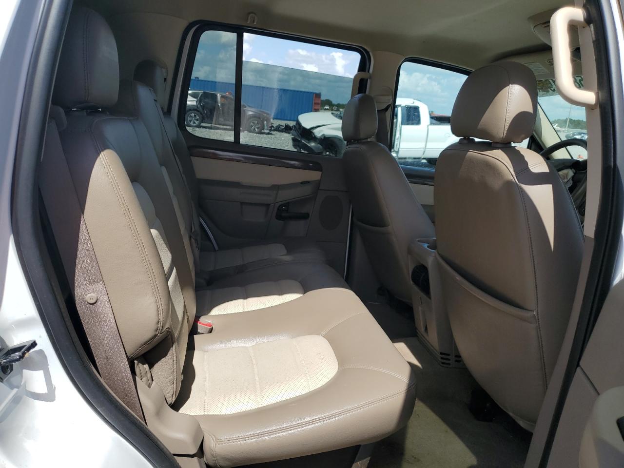 2005 Ford Explorer Eddie Bauer VIN: 1FMZU74K15ZA33720 Lot: 85820195