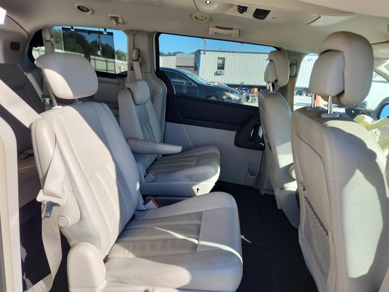 2010 Chrysler Town & Country Touring Plus VIN: 2A4RR8DX4AR330700 Lot: 86270135