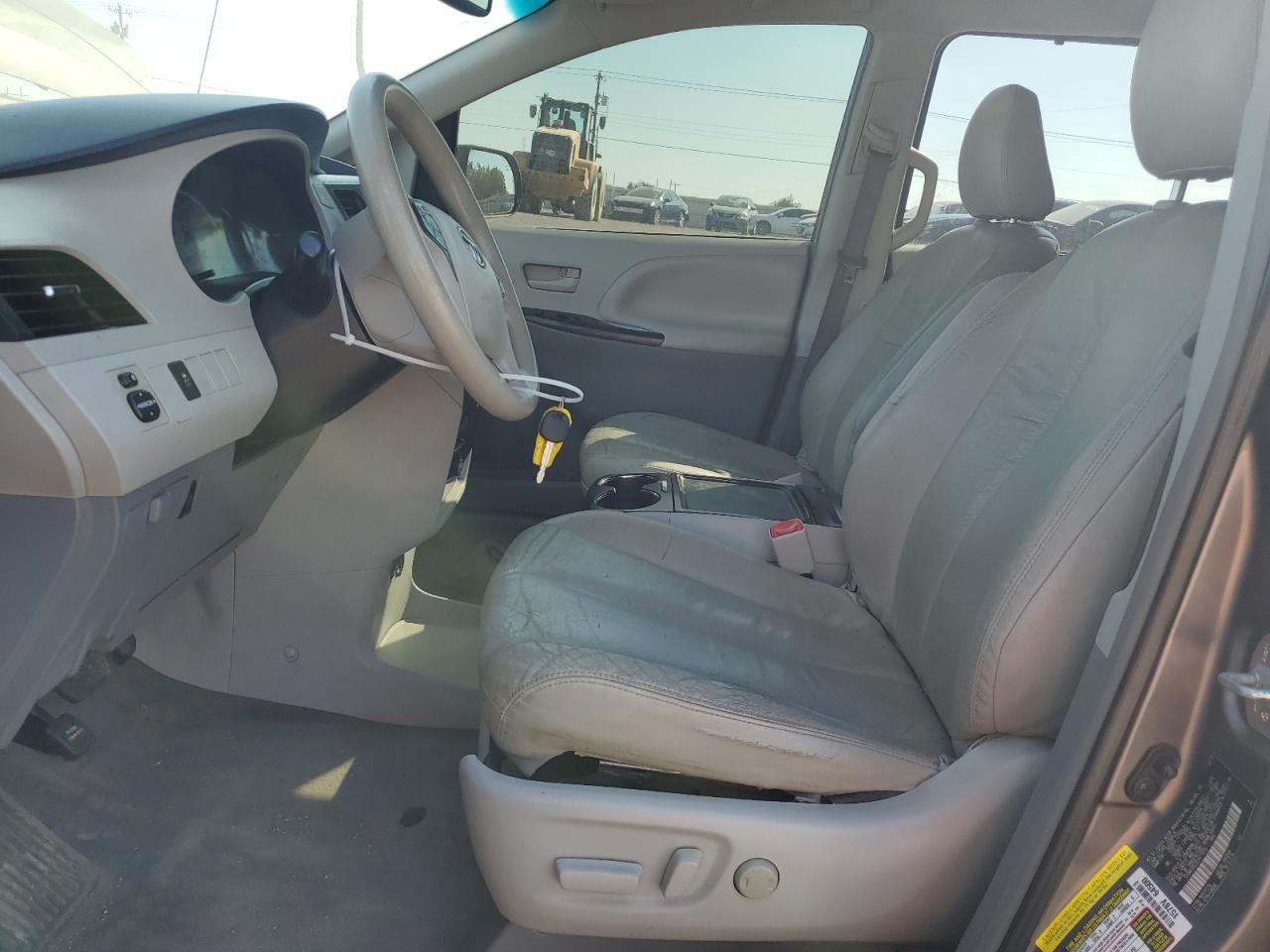 2014 Toyota Sienna Le VIN: 5TDKK3DC2ES471015 Lot: 85563225