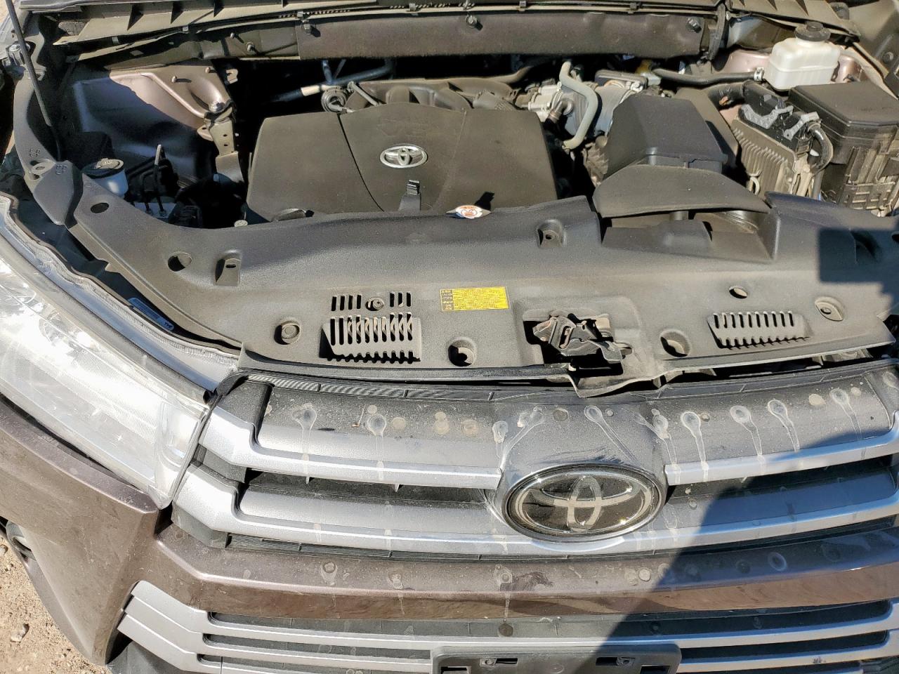 2018 Toyota Highlander Se VIN: 5TDKZRFHXJS283683 Lot: 86243155