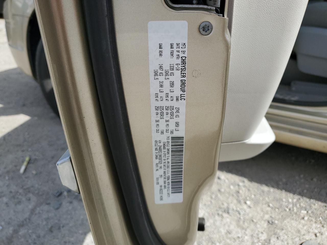 2010 Chrysler Town & Country Touring VIN: 2A4RR5D19AR387629 Lot: 81955095