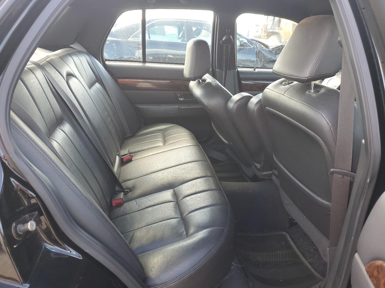 2005 Mercury Grand Marquis Gs VIN: 2MEFM74W95X659594 Lot: 84277265