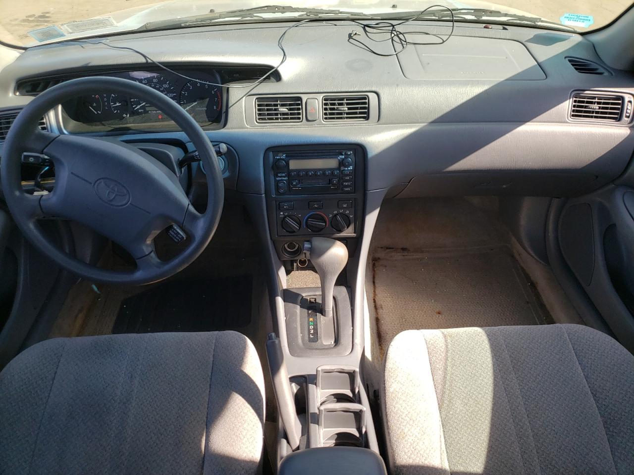 2001 Toyota Camry Ce VIN: JT2BG22KX10598722 Lot: 84900455