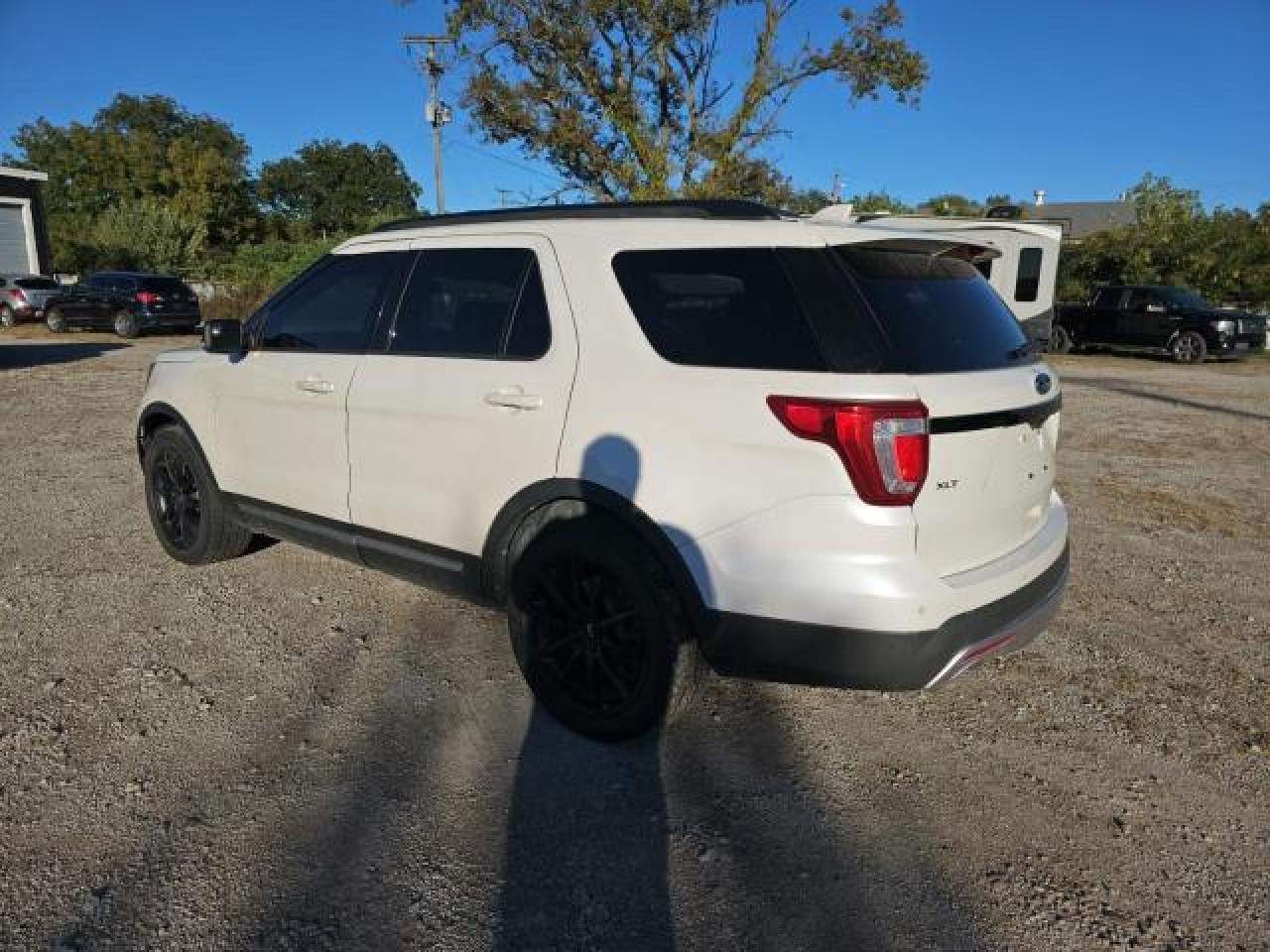 2016 Ford Explorer Xlt white suv gas 1FM5K8DH6GGB57334 photo #4
