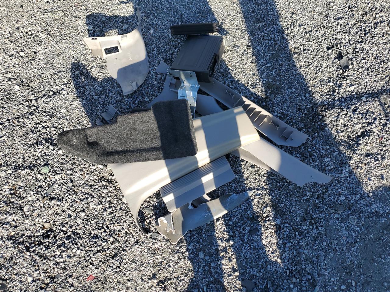 2002 Mercury Grand Marquis Ls VIN: 2MEFM75W42X620261 Lot: 85149625