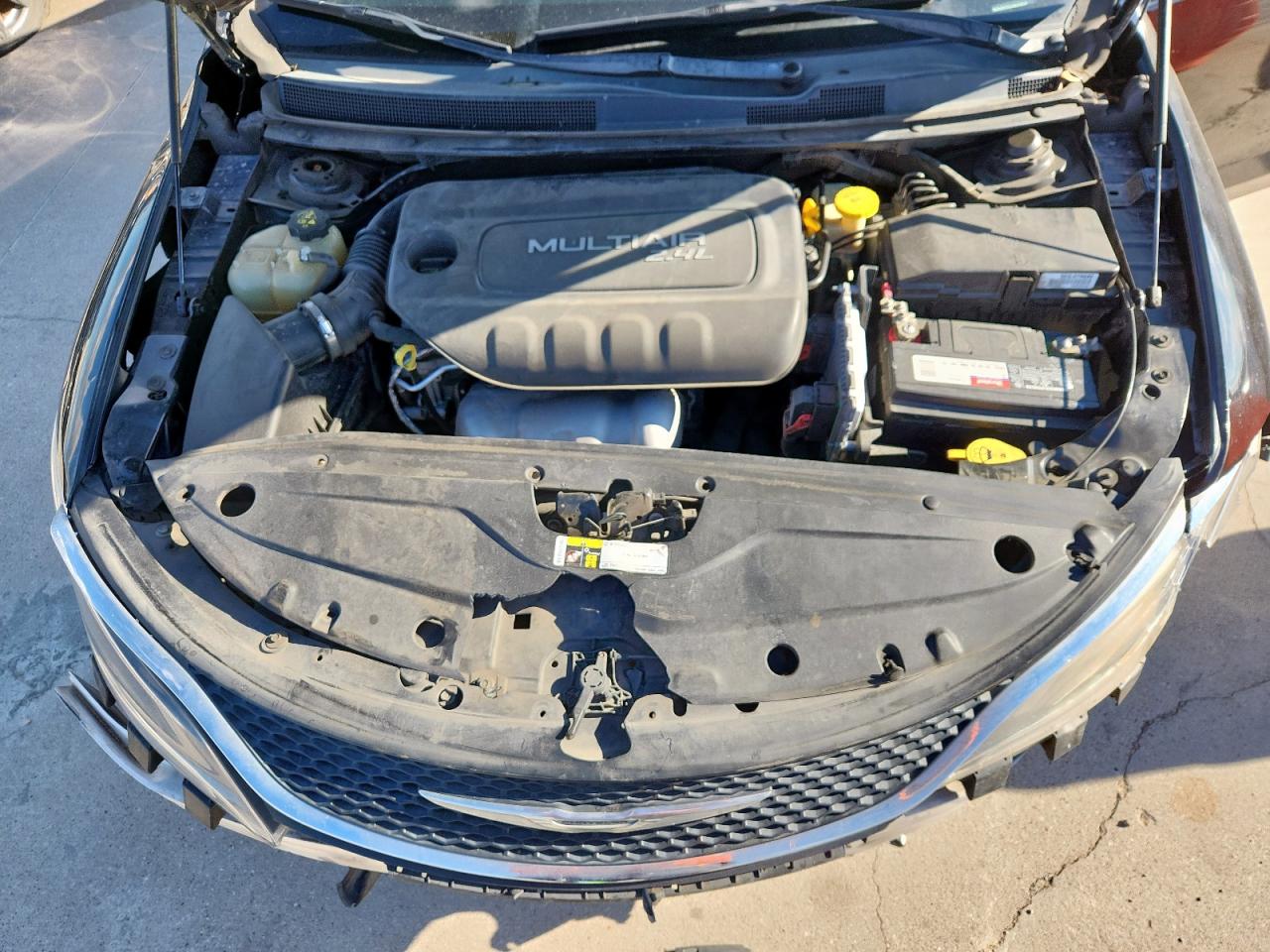 2015 Chrysler 200 Limited VIN: 1C3CCCAB0FN531916 Lot: 82737125