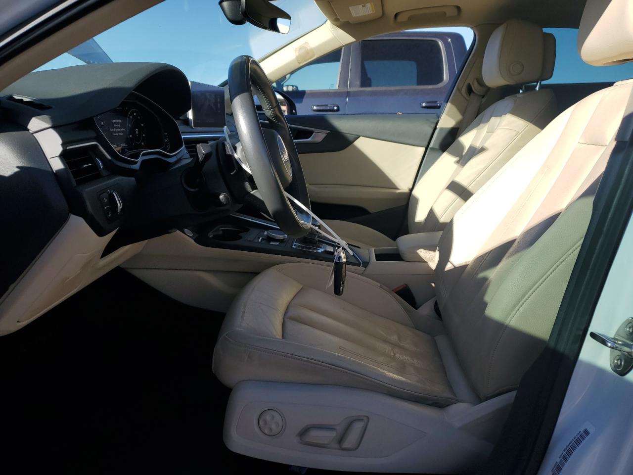 2017 Audi A4 Premium Plus VIN: WAUENAF4XHN048205 Lot: 82567215