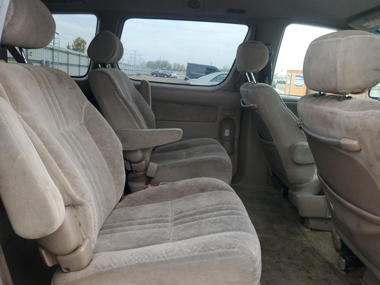 2000 Toyota Sienna Le VIN: 4T3ZF13C4YU280529 Lot: 82532555