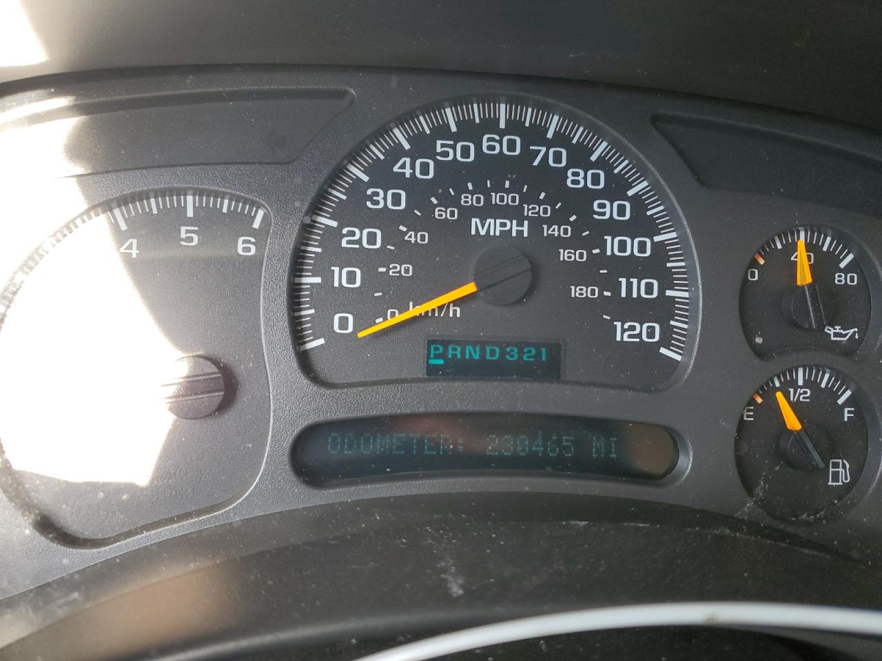 2004 Chevrolet Tahoe C1500 VIN: 1GNEC13ZX4J260975 Lot: 90933835