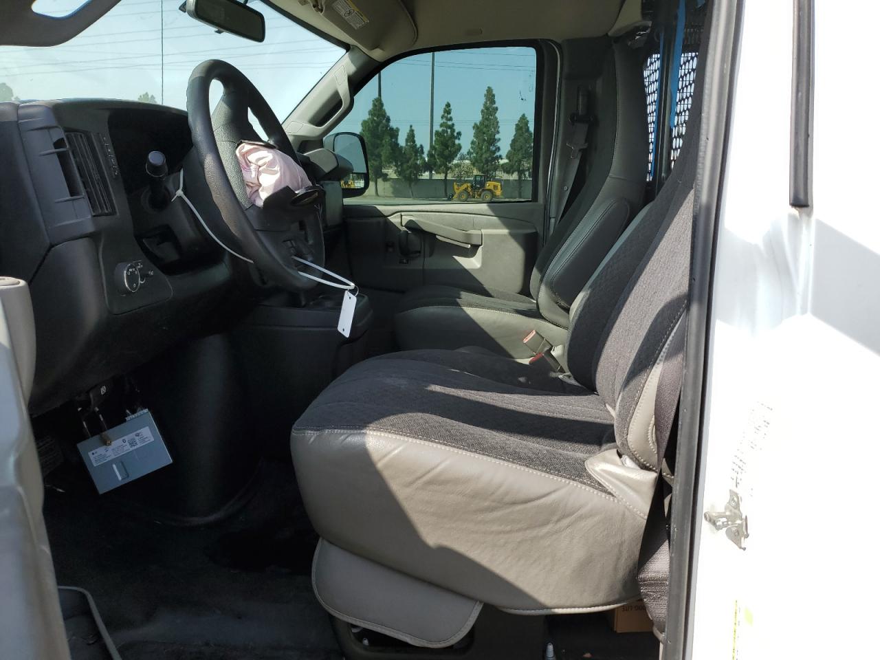 2019 Chevrolet Express Delivery Van VIN: 1GCWGAFG7K1290279 Lot: 89800365