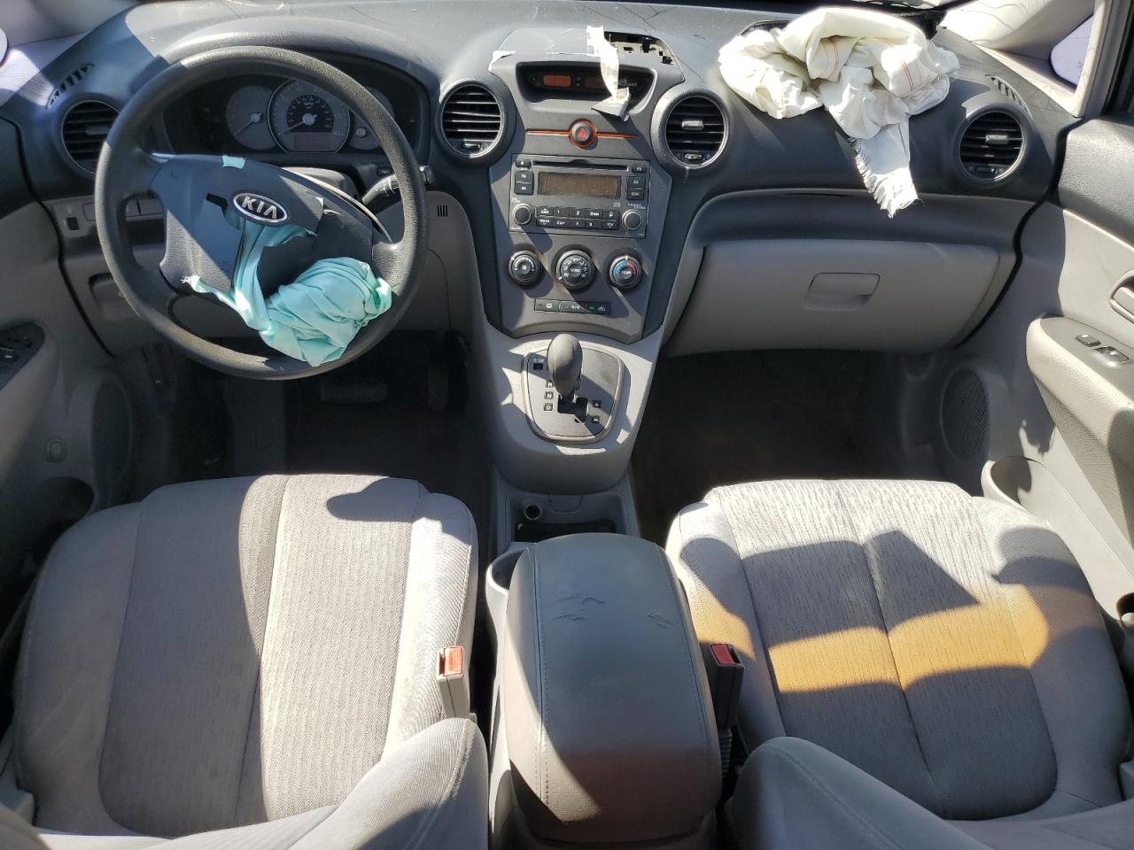 2007 Kia Rondo Base VIN: KNAFG525X77073080 Lot: 85082355