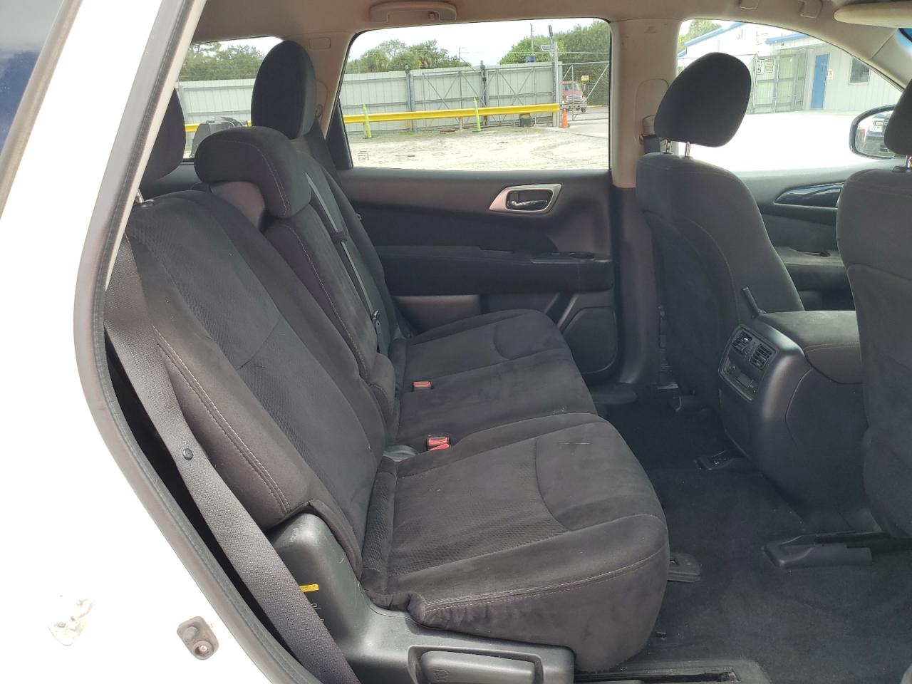 2014 Nissan Pathfinder S VIN: 5N1AR2MN8EC632483 Lot: 82218585