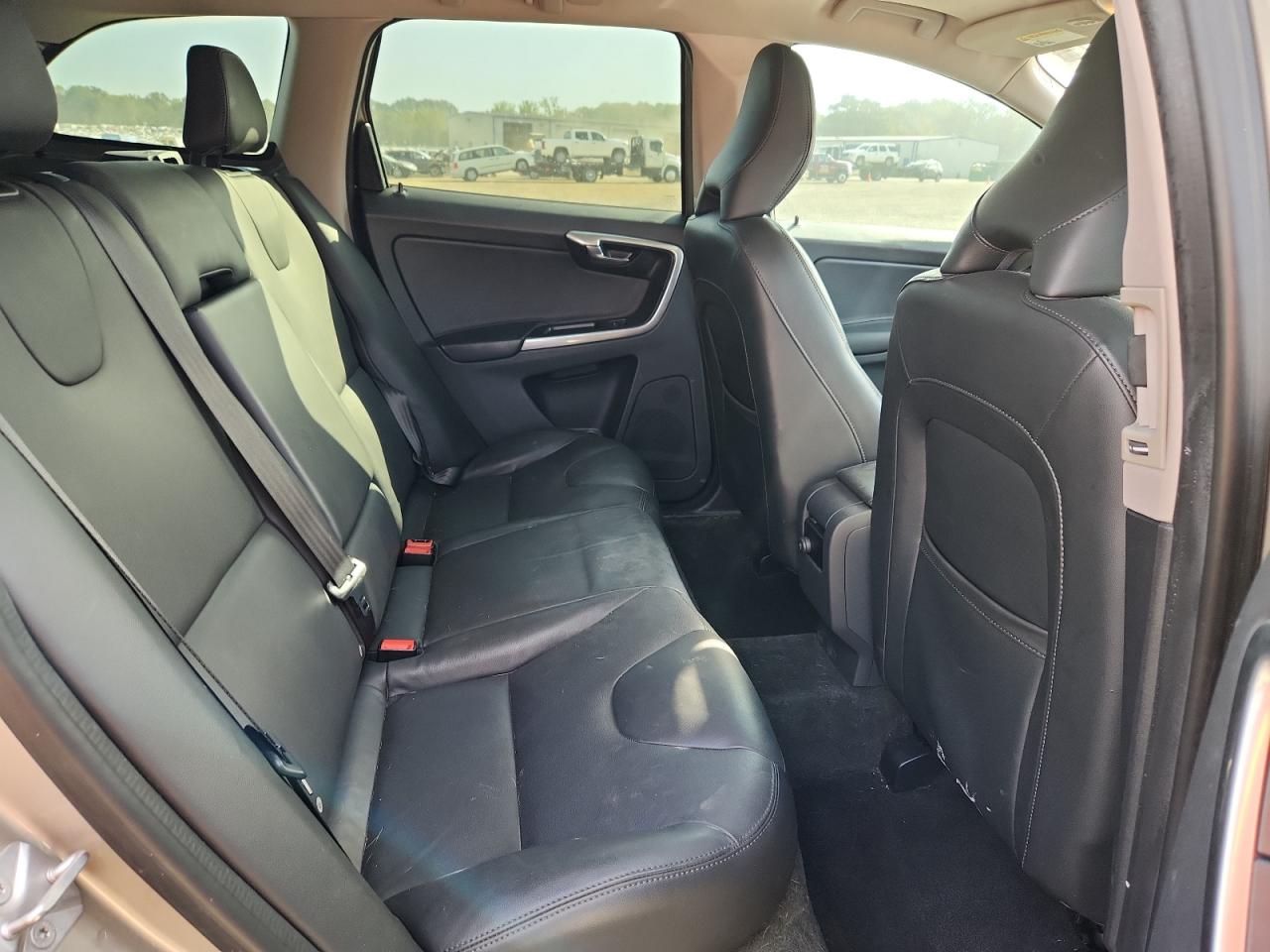 2016 Volvo Xc60 T5 Premier VIN: YV440MDK7G2862082 Lot: 86229575