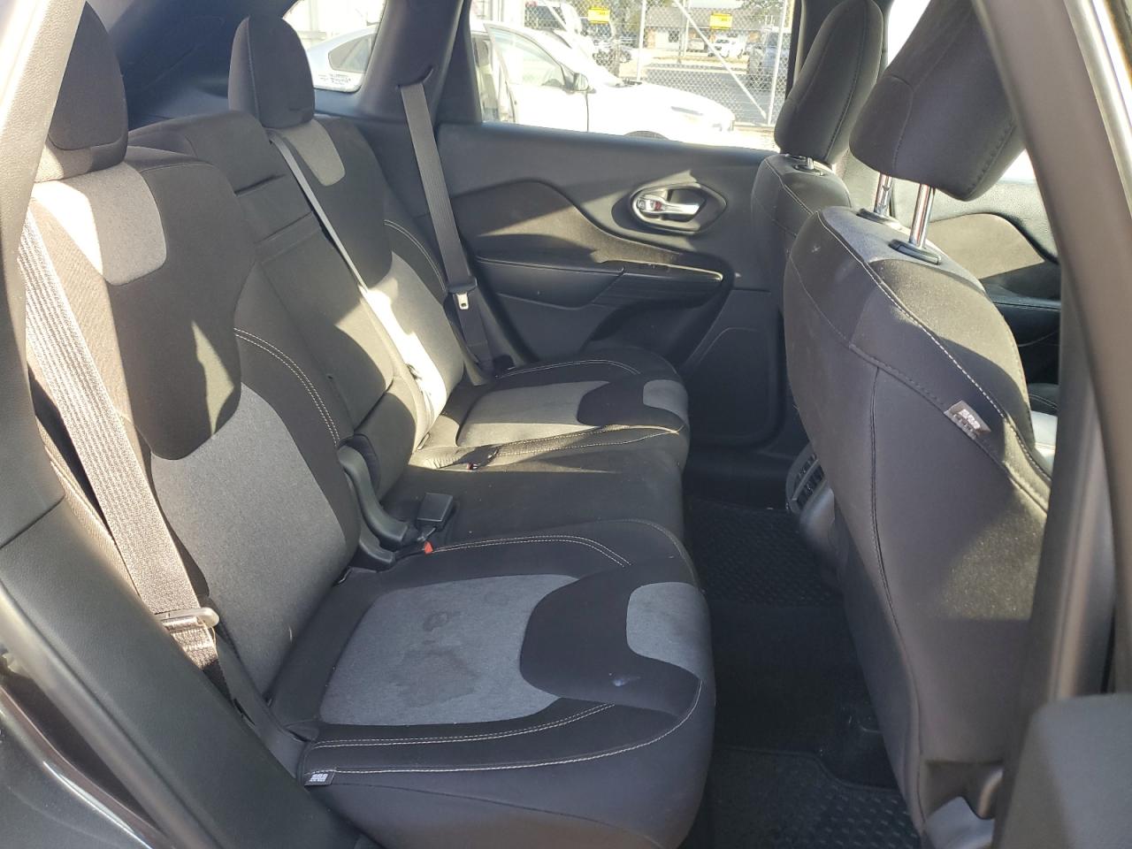 2014 Jeep Cherokee Latitude VIN: 1C4PJMCB3EW286690 Lot: 82264385