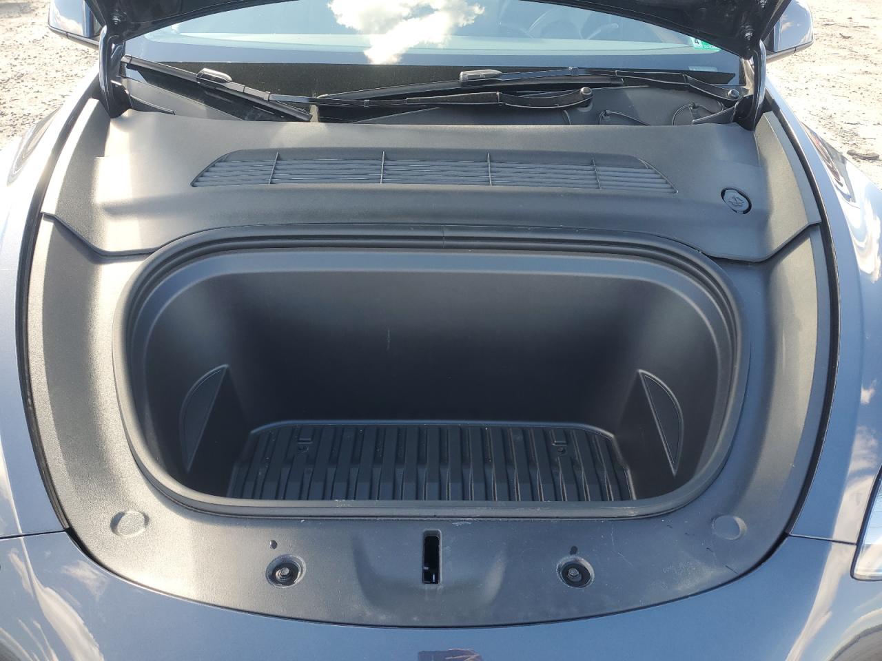 2025 Tesla Model Y VIN: 7SAYGDEF3SA370589 Lot: 87367545