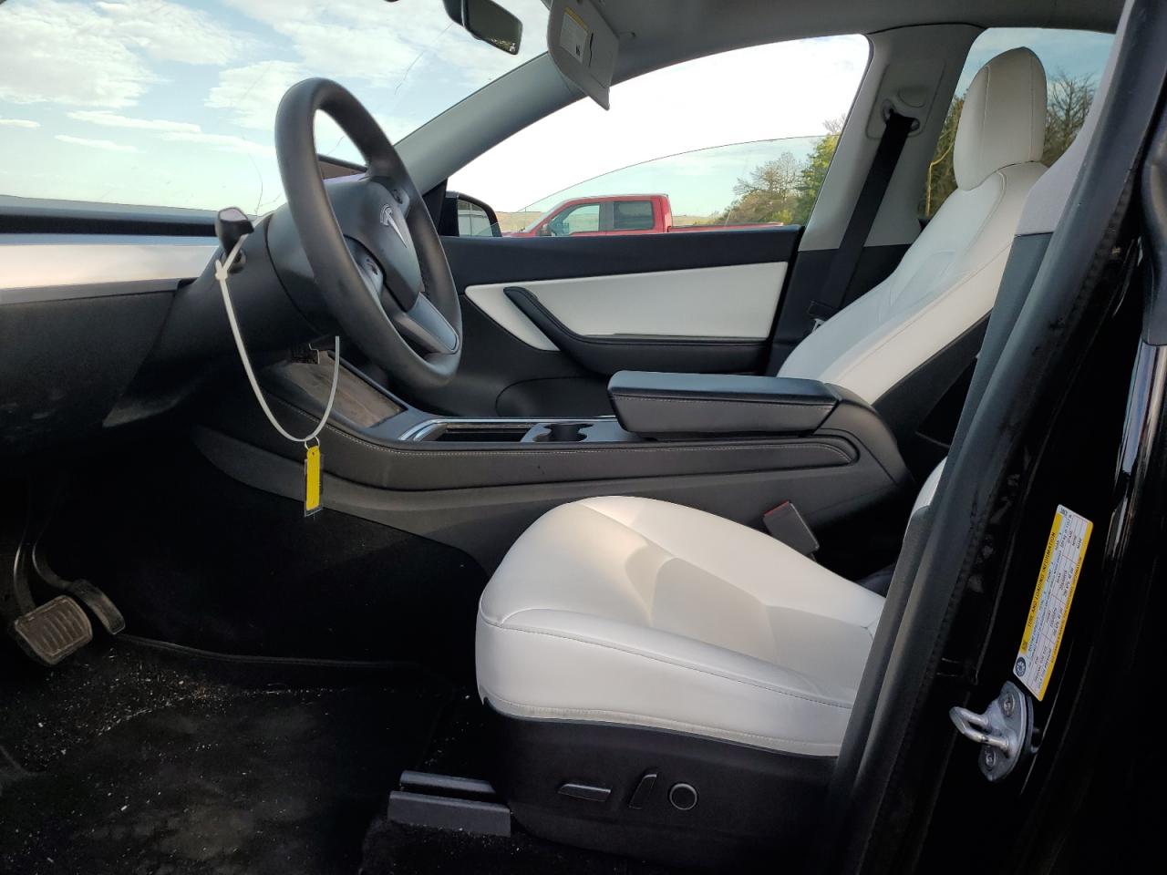 2022 Tesla Model Y VIN: 7SAYGDEE1NF339632 Lot: 85184075