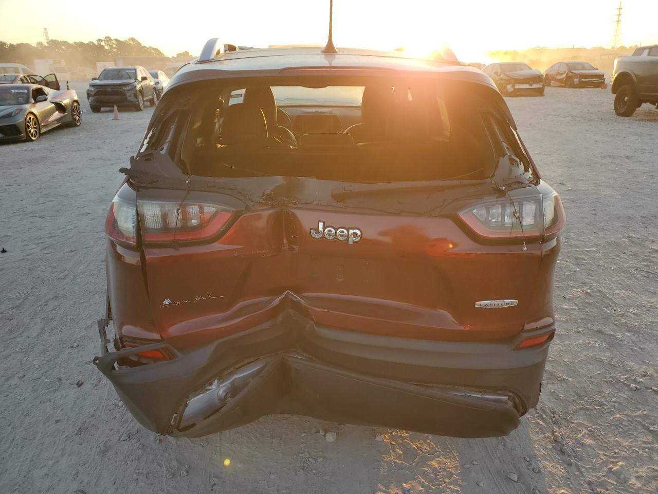 2019 Jeep Cherokee Latitude Plus VIN: 1C4PJLLB7KD221083 Lot: 82480185