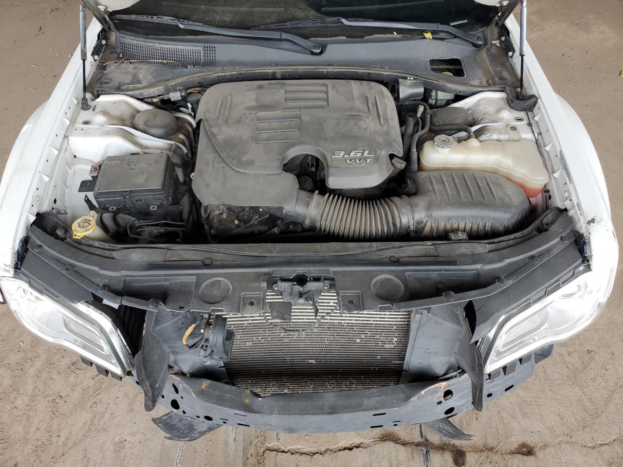 2015 Chrysler 300 Limited VIN: 2C3CCAAG0FH820433 Lot: 84651285