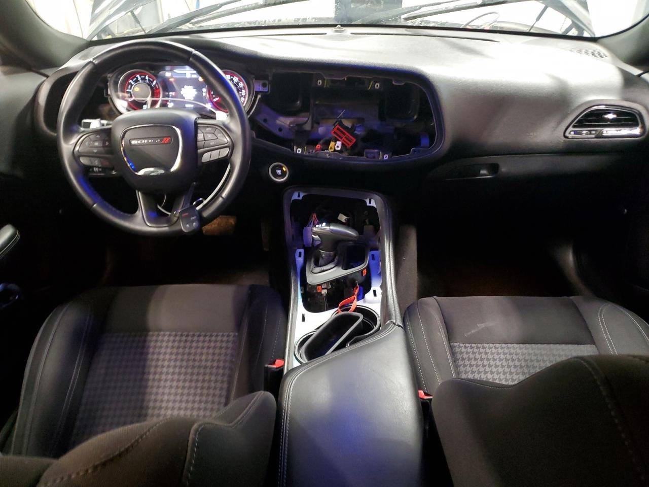 2015 Dodge Challenger Sxt VIN: 2C3CDZAT7FH705059 Lot: 82156575