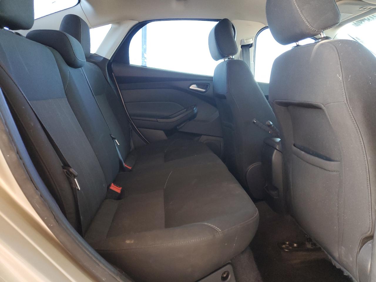 2017 Ford Focus Se VIN: 1FADP3F20HL211318 Lot: 82597345