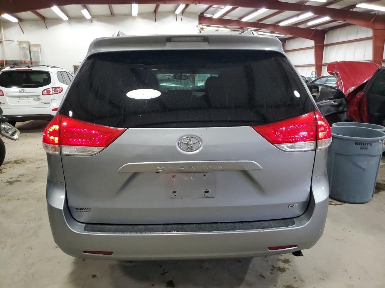 2012 Toyota Sienna Le VIN: 5TDKK3DC7CS184881 Lot: 82403905