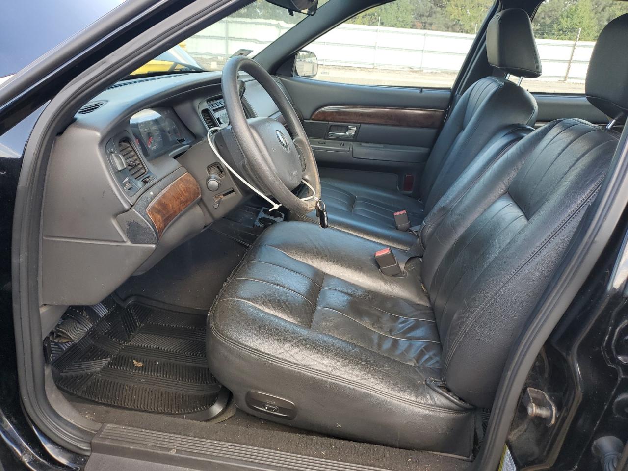 2005 Mercury Grand Marquis Gs VIN: 2MEFM74W95X659594 Lot: 84277265