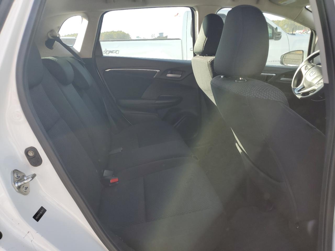 2018 Honda Fit Lx VIN: 3HGGK5H53JM729177 Lot: 90900025