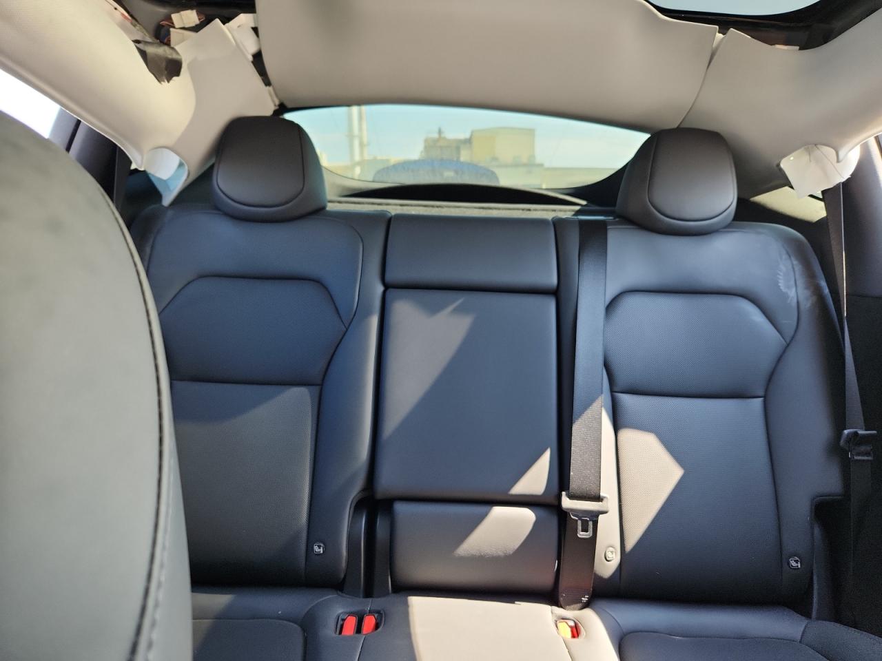 2026 Tesla Model Y VIN: 7SAYGDED4TF370233 Lot: 86806525