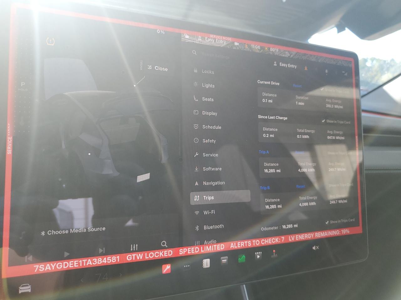 2026 Tesla Model Y VIN: 7SAYGDEE1TA384581 Lot: 86311645