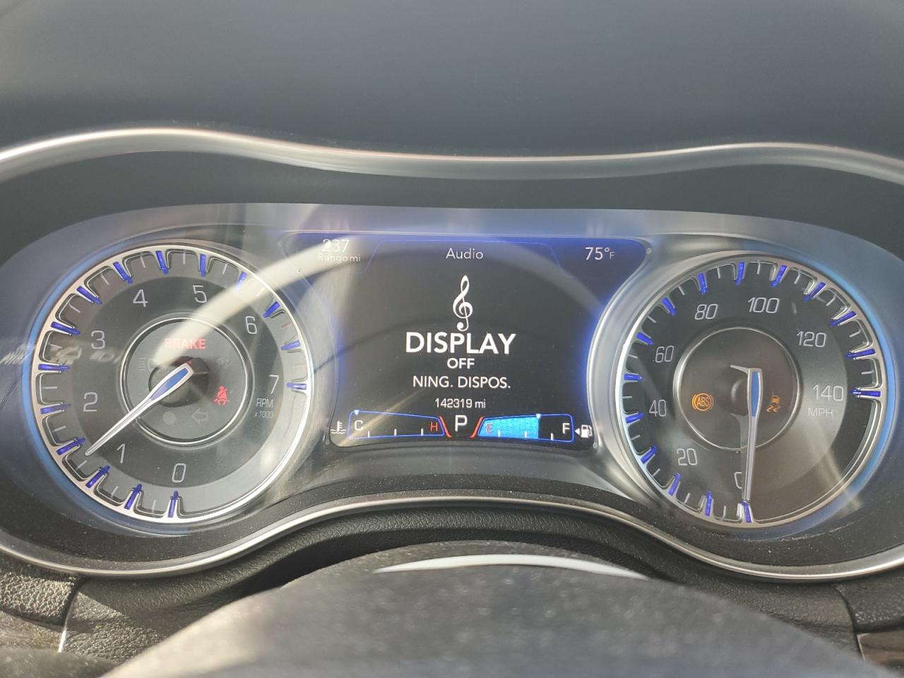 2015 Chrysler 300 Limited VIN: 2C3CCAAG2FH931372 Lot: 89565575