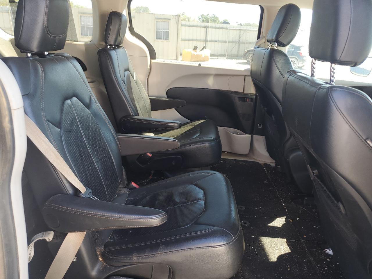 2018 Chrysler Pacifica Touring L VIN: 2C4RC1BG6JR204128 Lot: 85558725
