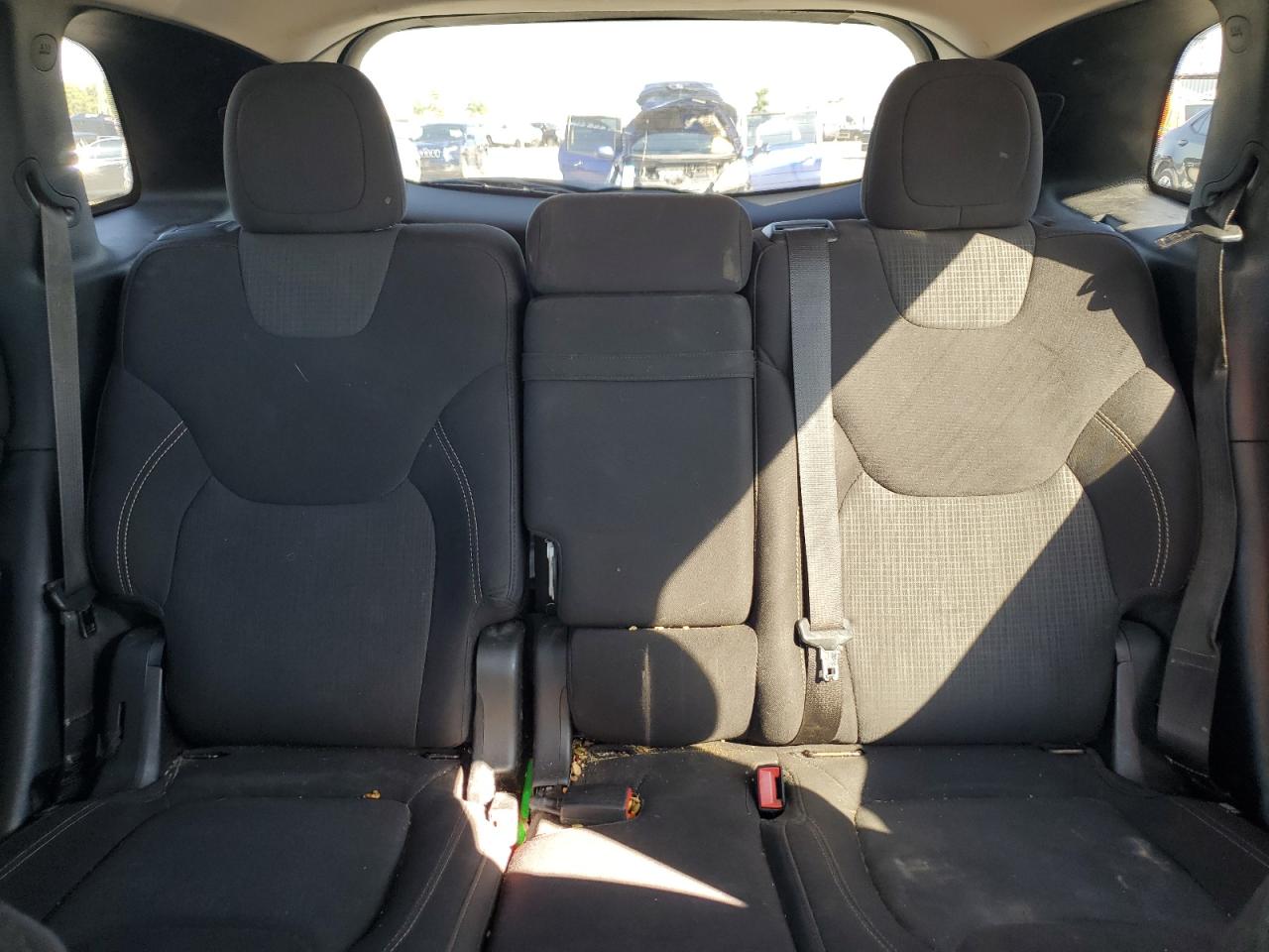 2016 Jeep Cherokee Latitude VIN: 1C4PJLCB5GW371057 Lot: 82666505