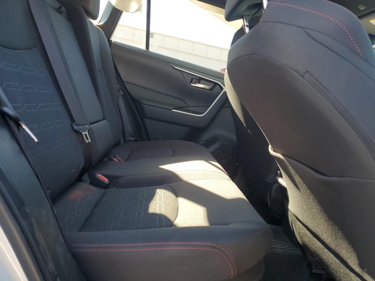 2025 Toyota Rav4 Se VIN: JTMCB3FV1SD263136 Lot: 82204635