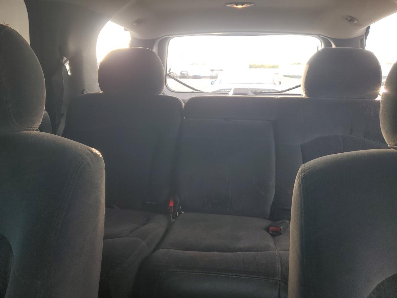 2002 Chevrolet Tahoe C1500 VIN: 1GNEC13V12R130854 Lot: 89699305