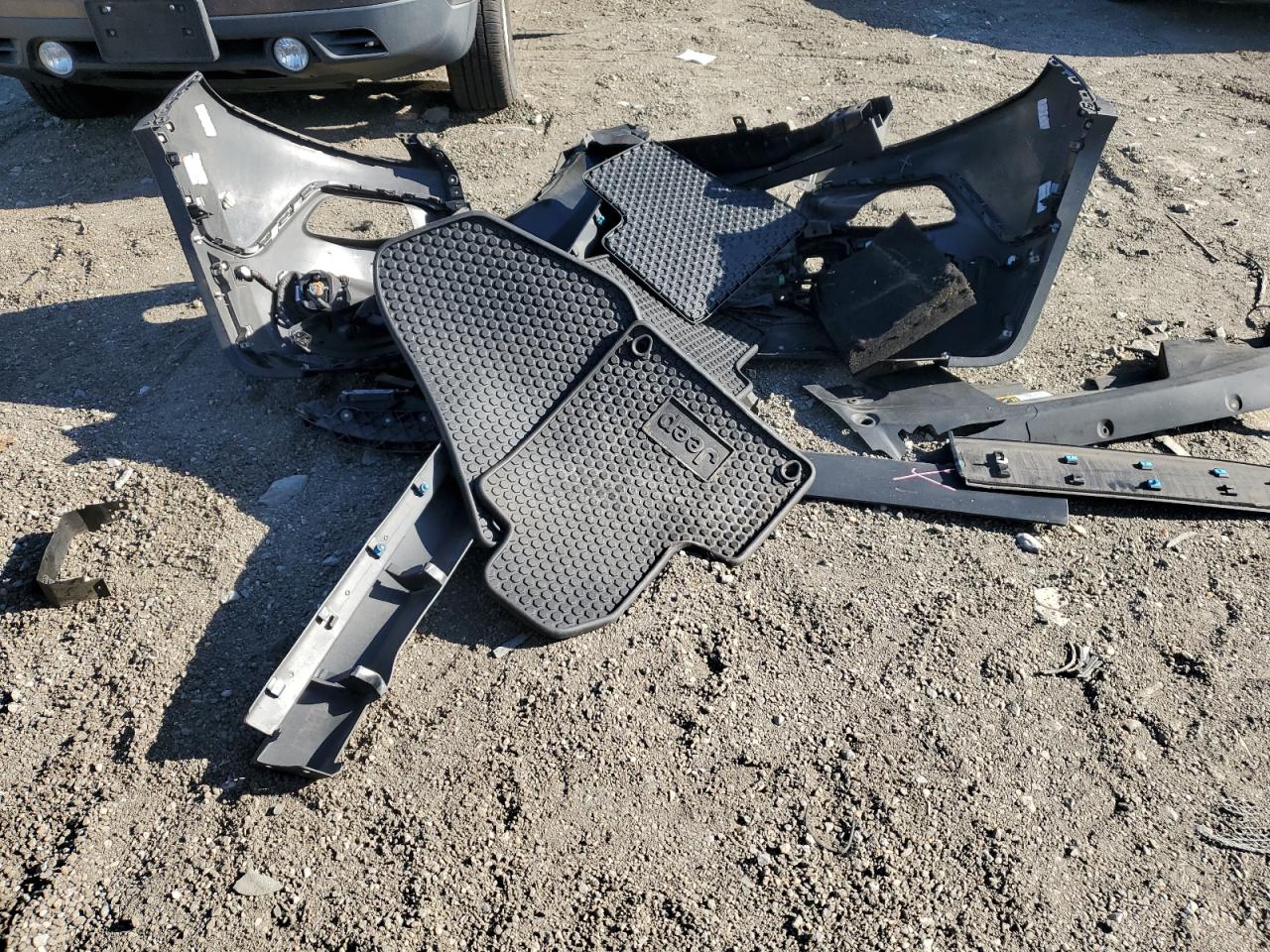 2015 Jeep Cherokee Trailhawk VIN: 1C4PJMBS3FW571067 Lot: 84190415