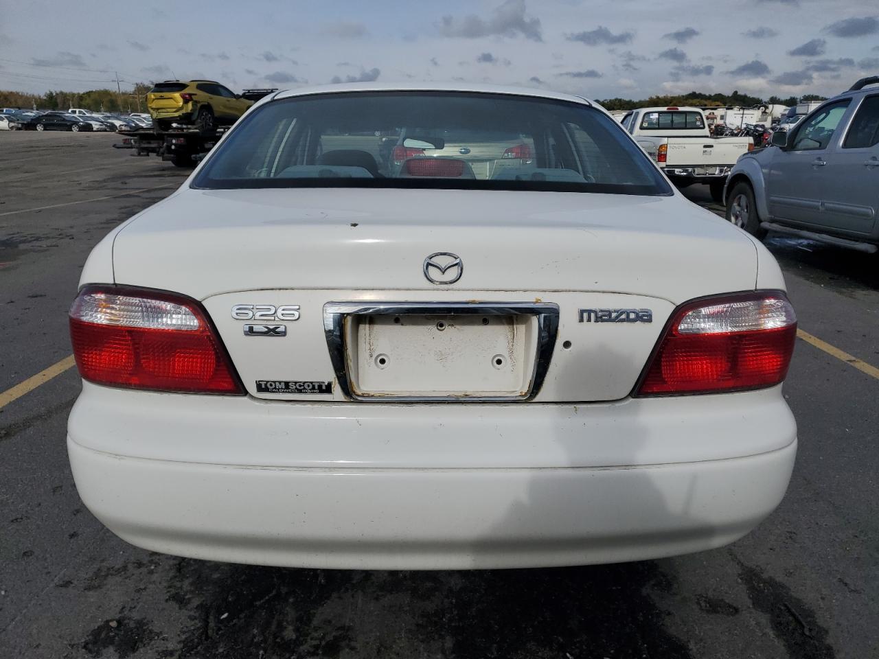 2000 Mazda 626 Es VIN: 1YVGF22C3Y5165341 Lot: 86648655