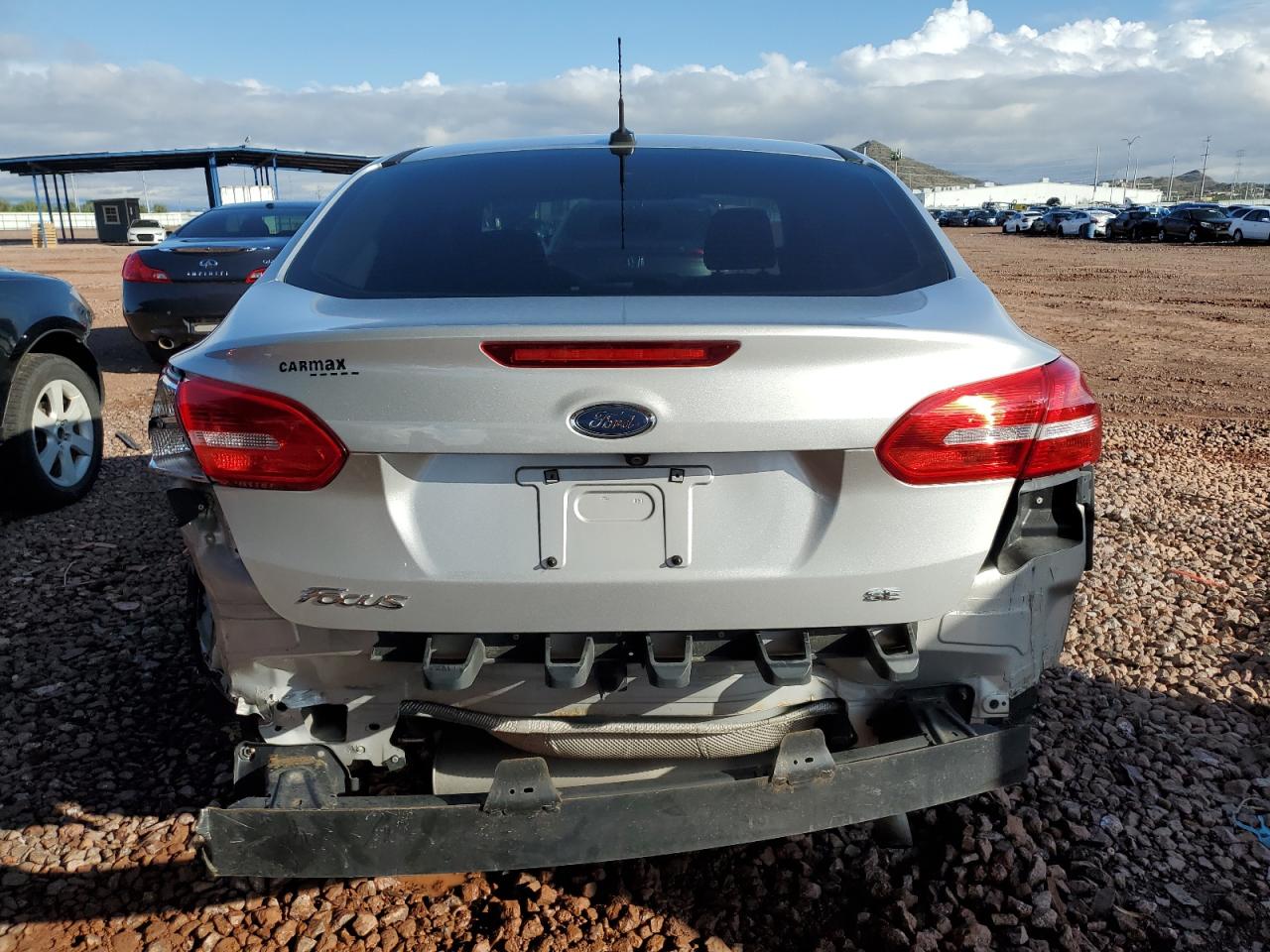 2018 Ford Focus Se VIN: 1FADP3F27JL213735 Lot: 85585385