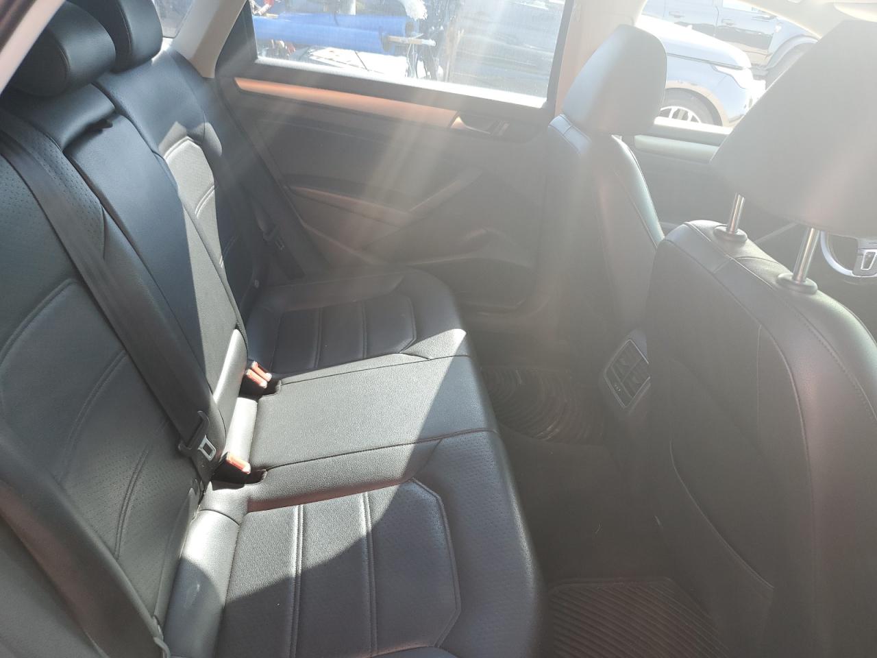 2015 Volkswagen Passat Se VIN: 1VWBV7A31FC034710 Lot: 82497095