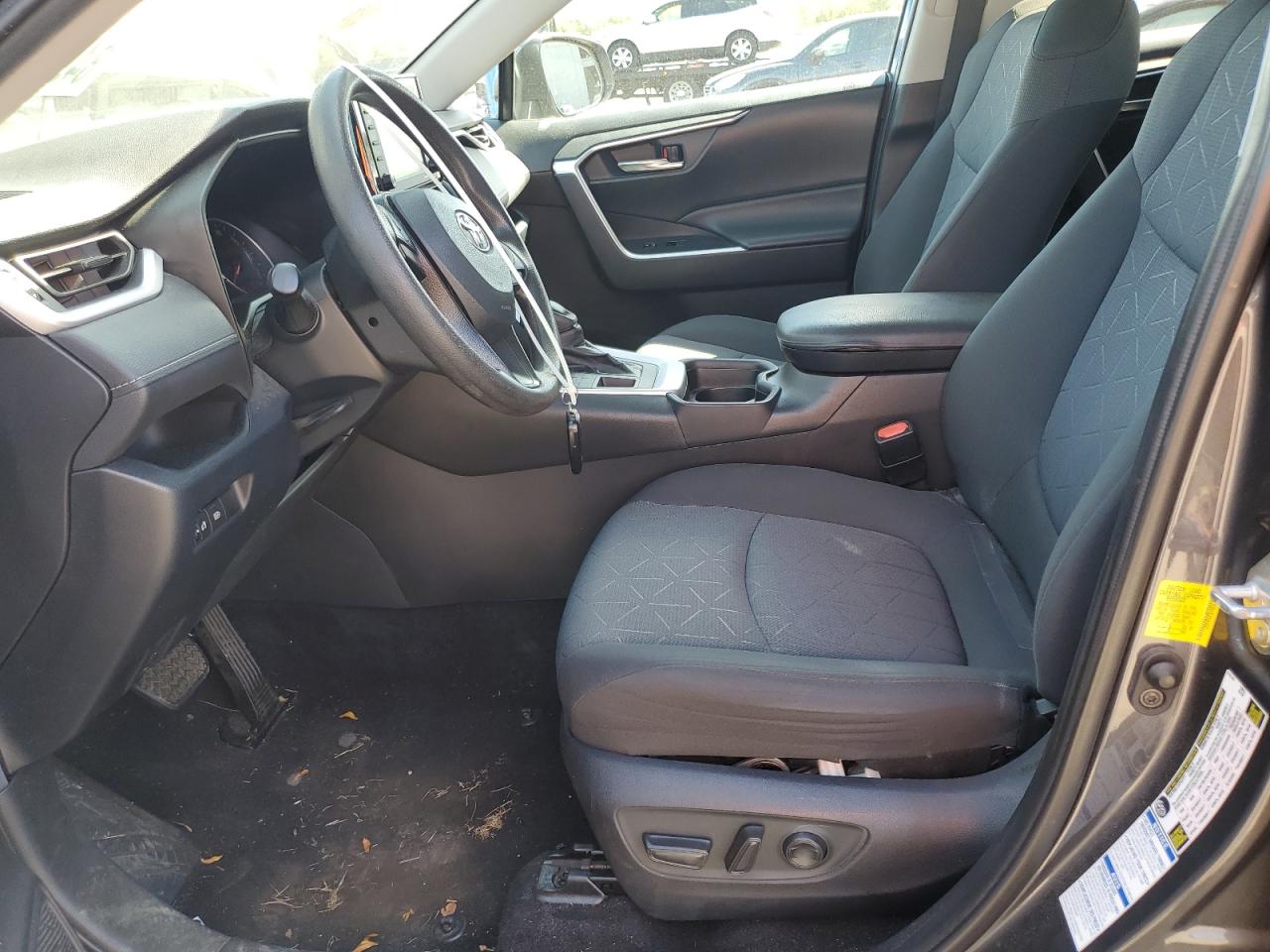 2020 Toyota Rav4 Xle VIN: 2T3P1RFV3LW103903 Lot: 84965225